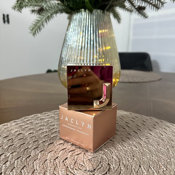 JACLYN COSMETICS LUMINOUS POWDER dew me 10 g/0.35 oz shade dew me - Picture 7 of 9